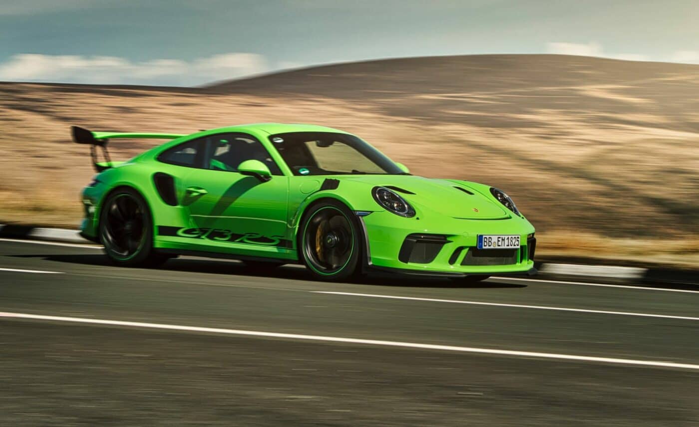 Zielone Porsche 911 GT3 RS na trasie - Eco Car Detailing